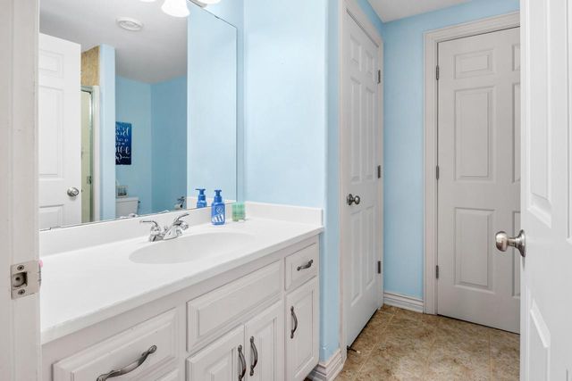 W310N6685 Caddy COURT, Hartland, WI 53029