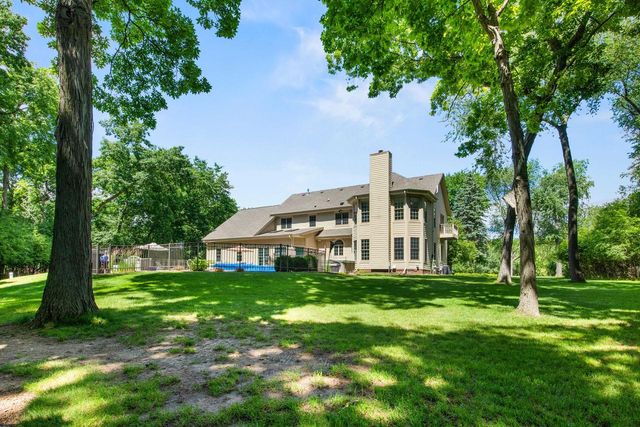 W310N6685 Caddy COURT, Hartland, WI 53029