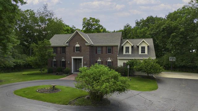 W310N6685 Caddy COURT, Hartland, WI 53029