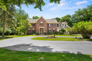 W310N6685 Caddy COURT, Hartland, WI 53029
