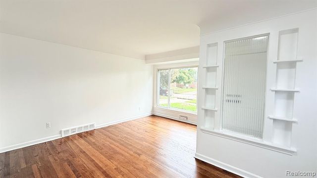 311 Amherst Street, Inkster, MI 48141
