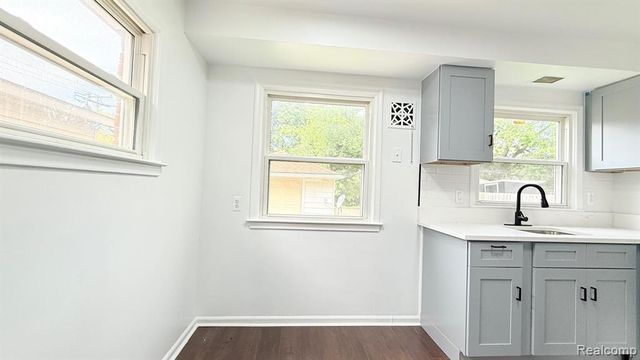 311 Amherst Street, Inkster, MI 48141