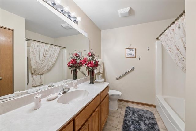 4712 Mikasa Court, Joliet, IL 60431