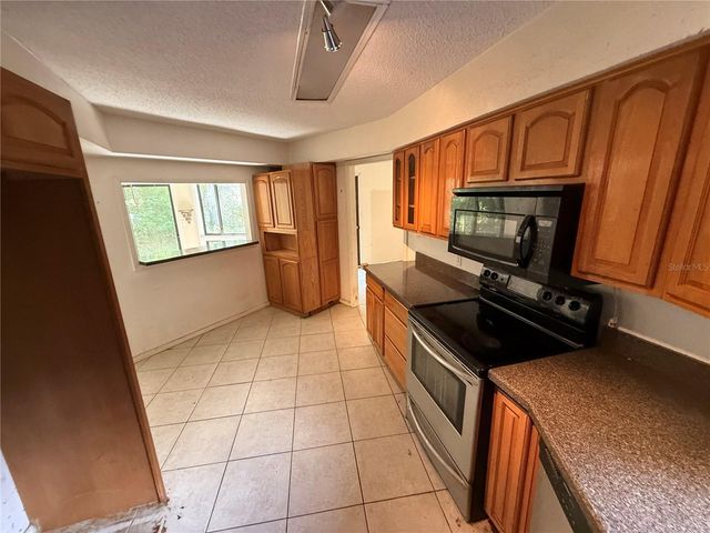 6904 PINETREE LANE E, Lakeland, FL 33811