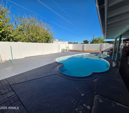 1610 W 7TH Avenue, Mesa, AZ 85202