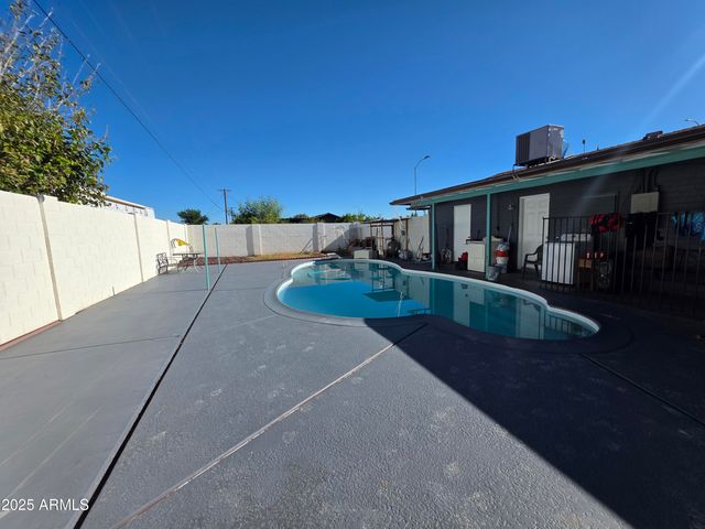 1610 W 7TH Avenue, Mesa, AZ 85202