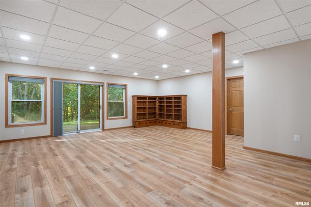 1101 2nd Street, Moline, IL 61265