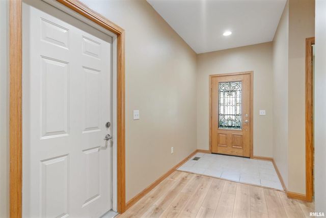 1101 2nd Street, Moline, IL 61265