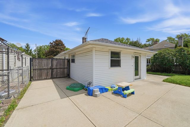 2834 Maple Street, Franklin Park, IL 60131