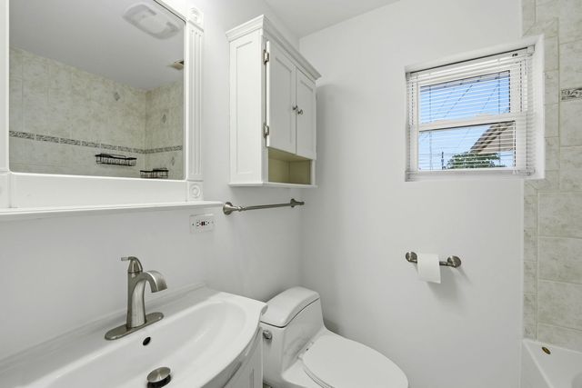 2834 Maple Street, Franklin Park, IL 60131