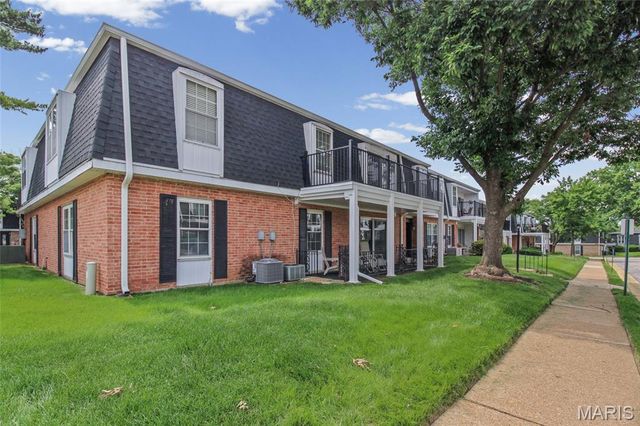 1674 Blue Ridge Drive H, St Louis, MO 63125
