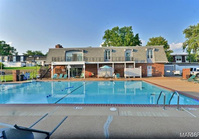 1674 Blue Ridge Drive H, St Louis, MO 63125