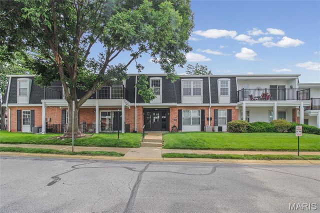 1674 Blue Ridge Drive H, St Louis, MO 63125
