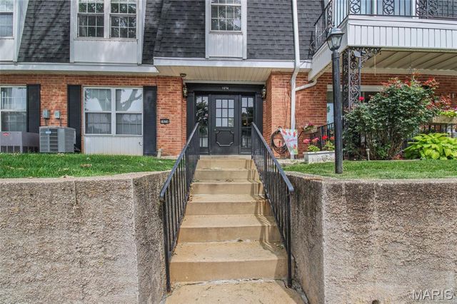 1674 Blue Ridge Drive H, St Louis, MO 63125