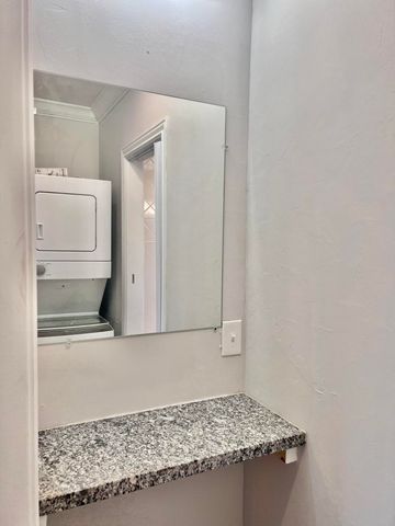 101 S GOLFVIEW Road 1, Lake Worth Beach, FL 33460