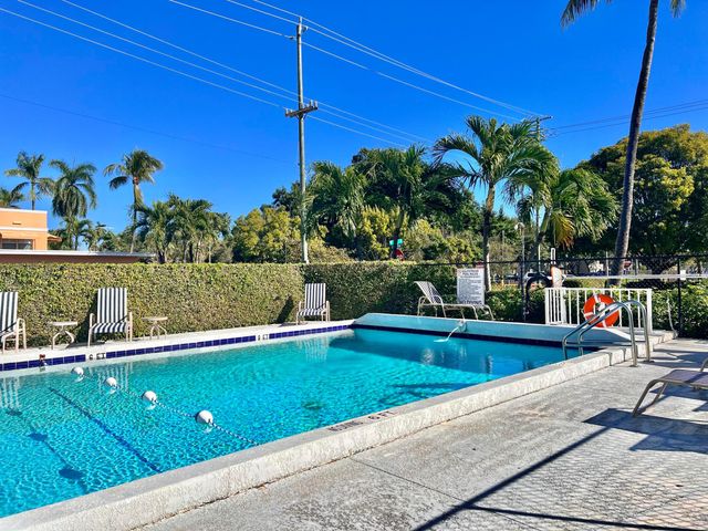 101 S GOLFVIEW Road 1, Lake Worth Beach, FL 33460