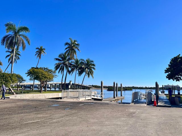 101 S GOLFVIEW Road 1, Lake Worth Beach, FL 33460