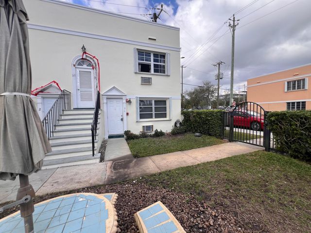 101 S GOLFVIEW Road 1, Lake Worth Beach, FL 33460