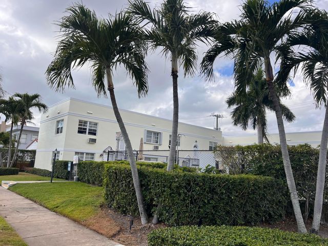 101 S GOLFVIEW Road 1, Lake Worth Beach, FL 33460