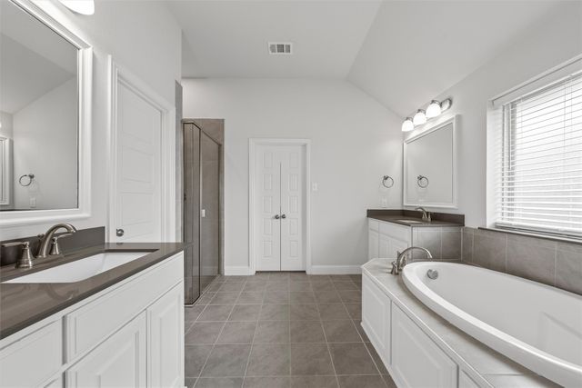 905 Heriot Court, Mcgregor, TX 76657