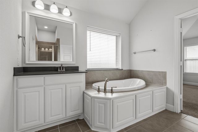 905 Heriot Court, Mcgregor, TX 76657