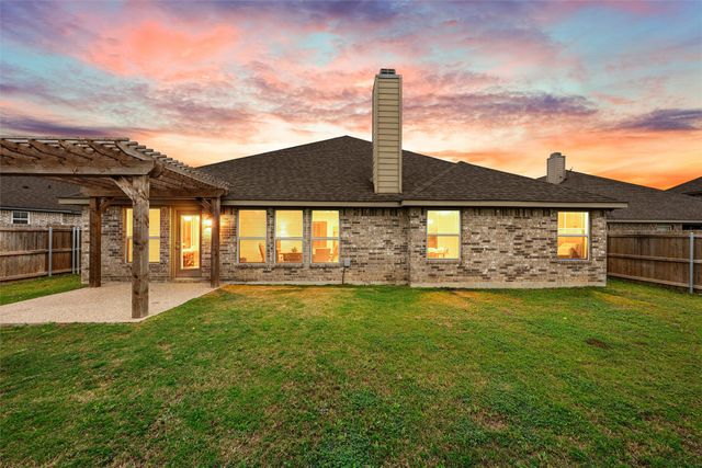 905 Heriot Court, Mcgregor, TX 76657