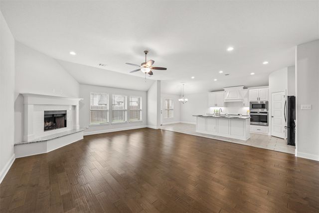 905 Heriot Court, Mcgregor, TX 76657