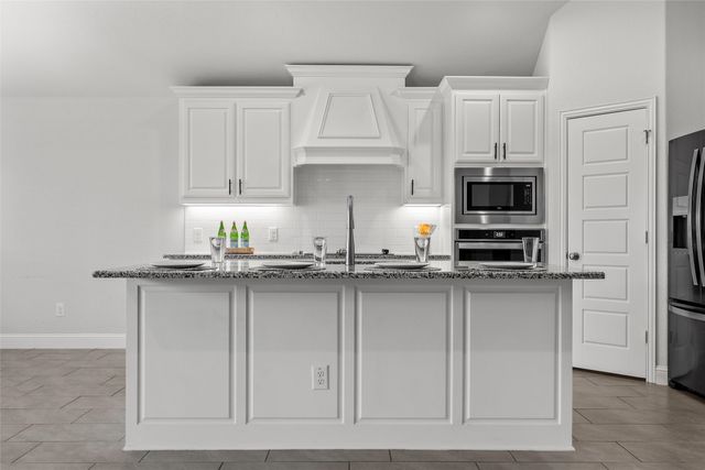 905 Heriot Court, Mcgregor, TX 76657