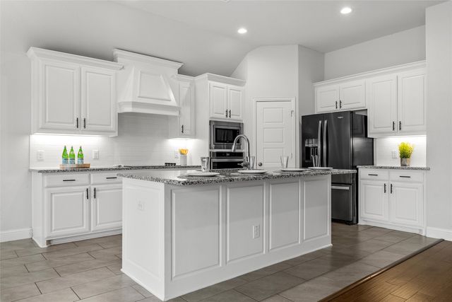 905 Heriot Court, Mcgregor, TX 76657