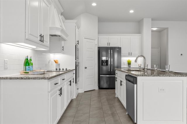 905 Heriot Court, Mcgregor, TX 76657