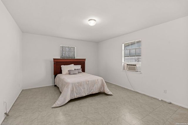 105 East St, Stockdale, TX 78160