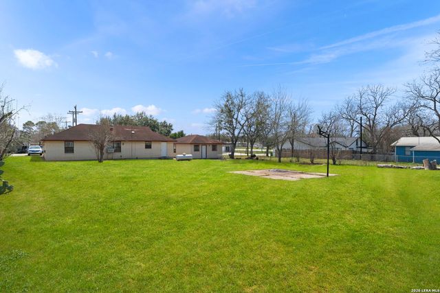 105 East St, Stockdale, TX 78160