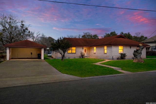 105 East St, Stockdale, TX 78160