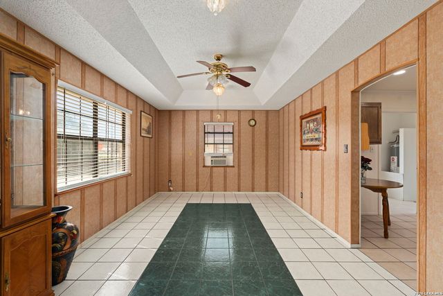 105 East St, Stockdale, TX 78160