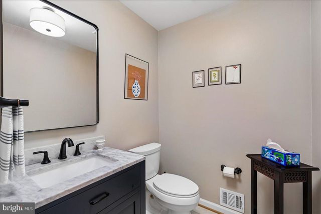 25 TIVOLI LAKE CT, Silver Spring, MD 20906