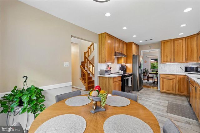 25 TIVOLI LAKE CT, Silver Spring, MD 20906