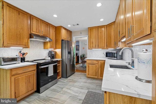 25 TIVOLI LAKE CT, Silver Spring, MD 20906