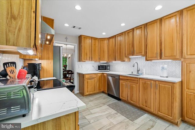 25 TIVOLI LAKE CT, Silver Spring, MD 20906