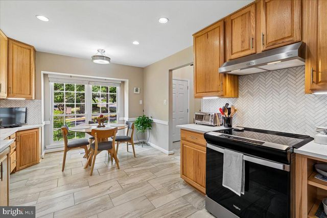 25 TIVOLI LAKE CT, Silver Spring, MD 20906