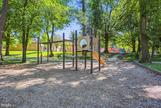 25 TIVOLI LAKE CT, Silver Spring, MD 20906