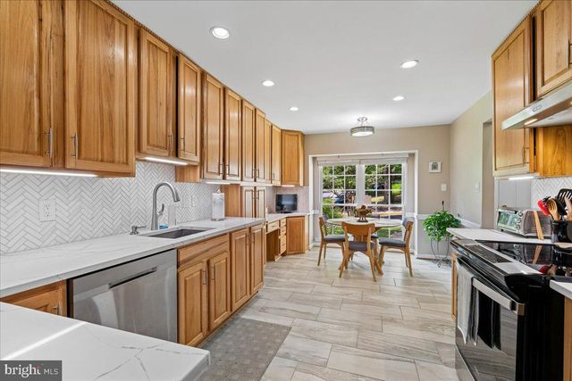 25 TIVOLI LAKE CT, Silver Spring, MD 20906