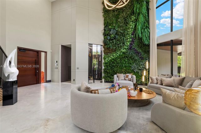 541 E Enclave Cir E, Pembroke Pines, FL 33027