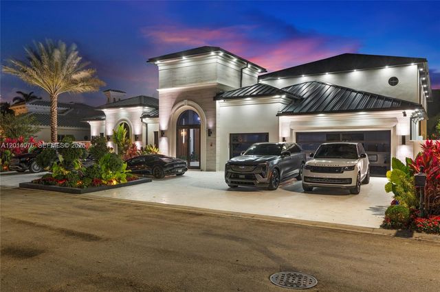 541 E Enclave Cir E, Pembroke Pines, FL 33027