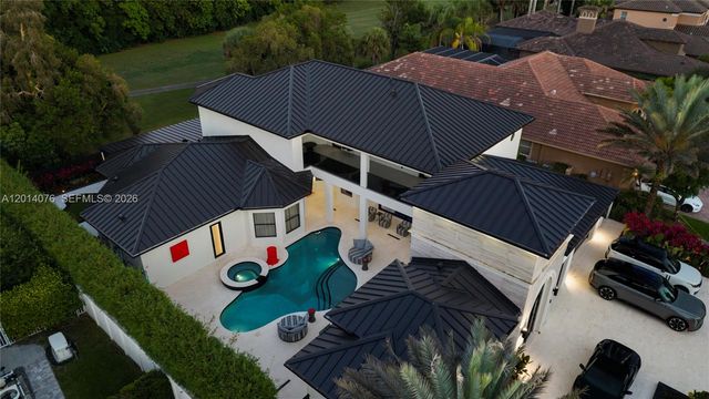 541 E Enclave Cir E, Pembroke Pines, FL 33027