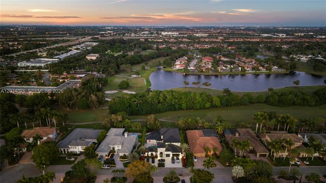 541 E Enclave Cir E, Pembroke Pines, FL 33027