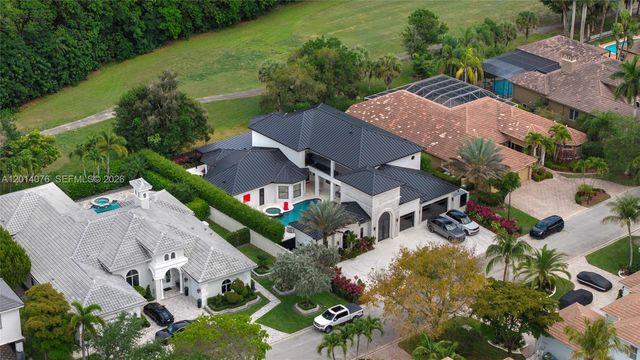 541 E Enclave Cir E, Pembroke Pines, FL 33027