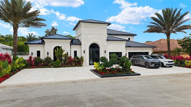 541 E Enclave Cir E, Pembroke Pines, FL 33027