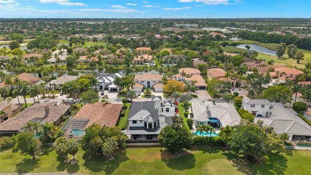 541 E Enclave Cir E, Pembroke Pines, FL 33027