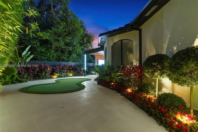 541 E Enclave Cir E, Pembroke Pines, FL 33027