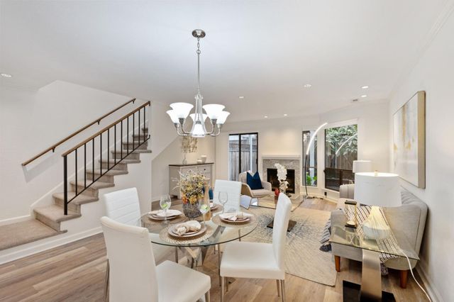 2071 Plymouth Street J, Mountain View, CA 94043